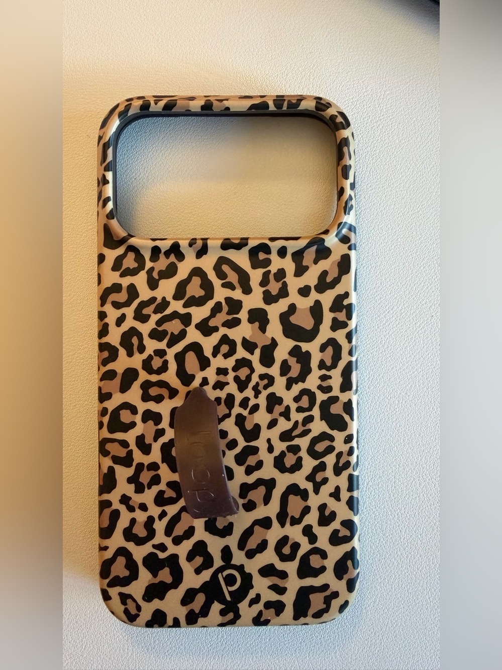 iPhone 17 Pro Max leopard loopy case